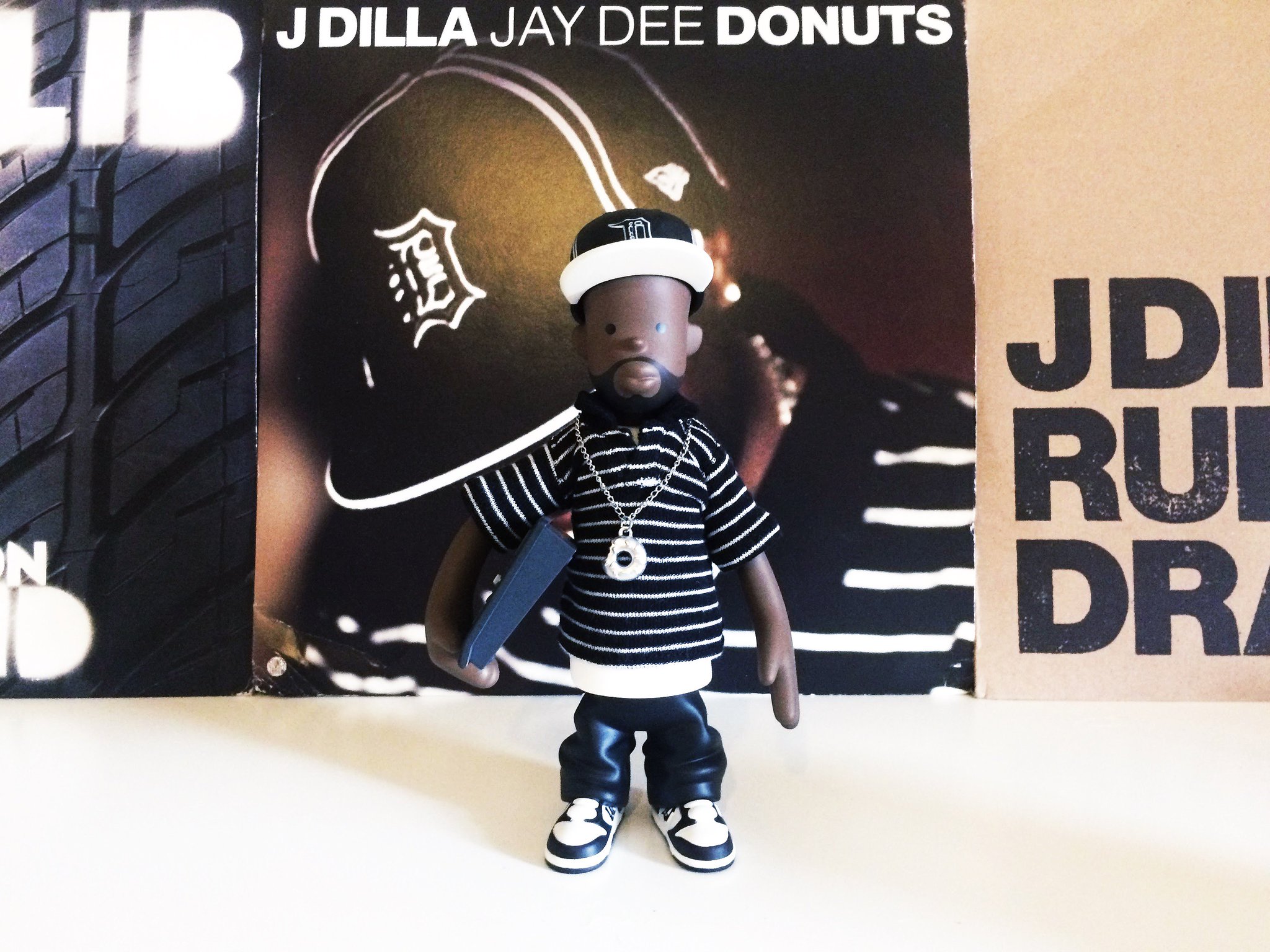 Happy birthday to the pioneer J Dilla, rest in beats 