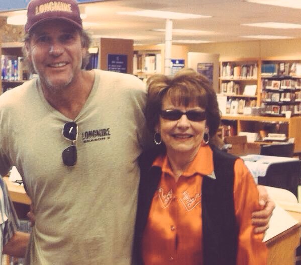 Cmhenry1211's tweet photo. #TshirtTues #RubyTues #RobTaylor @mamalou8 Can't wait to see these 2 together again @IrisRanieri @zuclinator @terry_sackett @KimLark4 โค https://t.co/gGFrXq7tDp