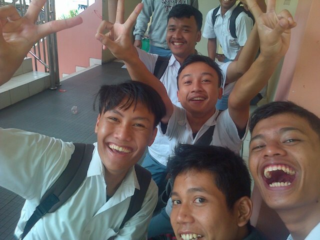 MhmdAdityaaaa's tweet photo. friend school. yuhuuuu https://t.co/fHn9pMG3xX