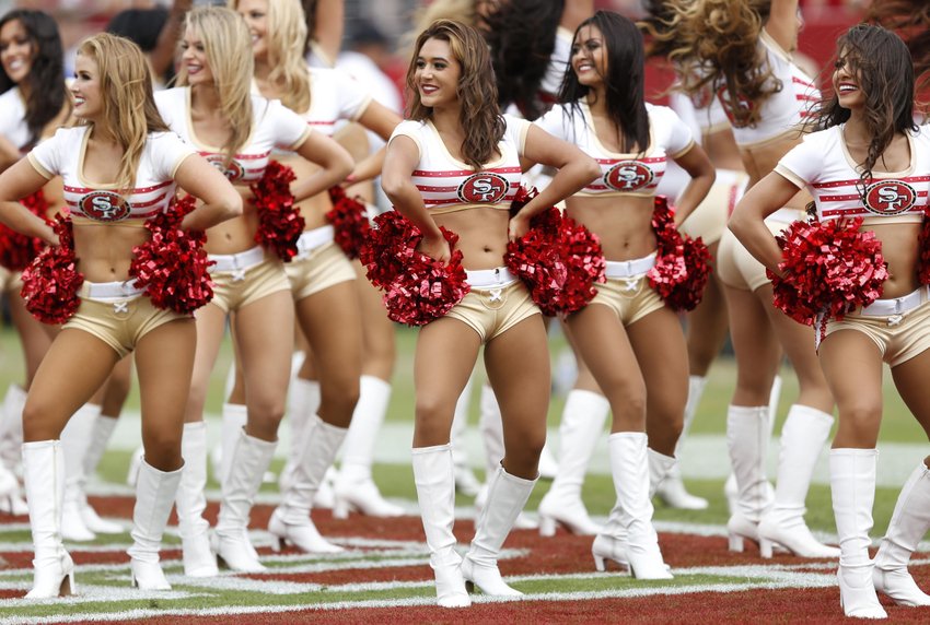 legal_reader's tweet photo. Former NFL Cheerleaders Sue League Over ... #Lawsuit #NFLCheerleaders #NFLLeague #UnfairPay #WomensRights https://t.co/uTZFIub9w2 https://t.co/LLWTm0pW3D