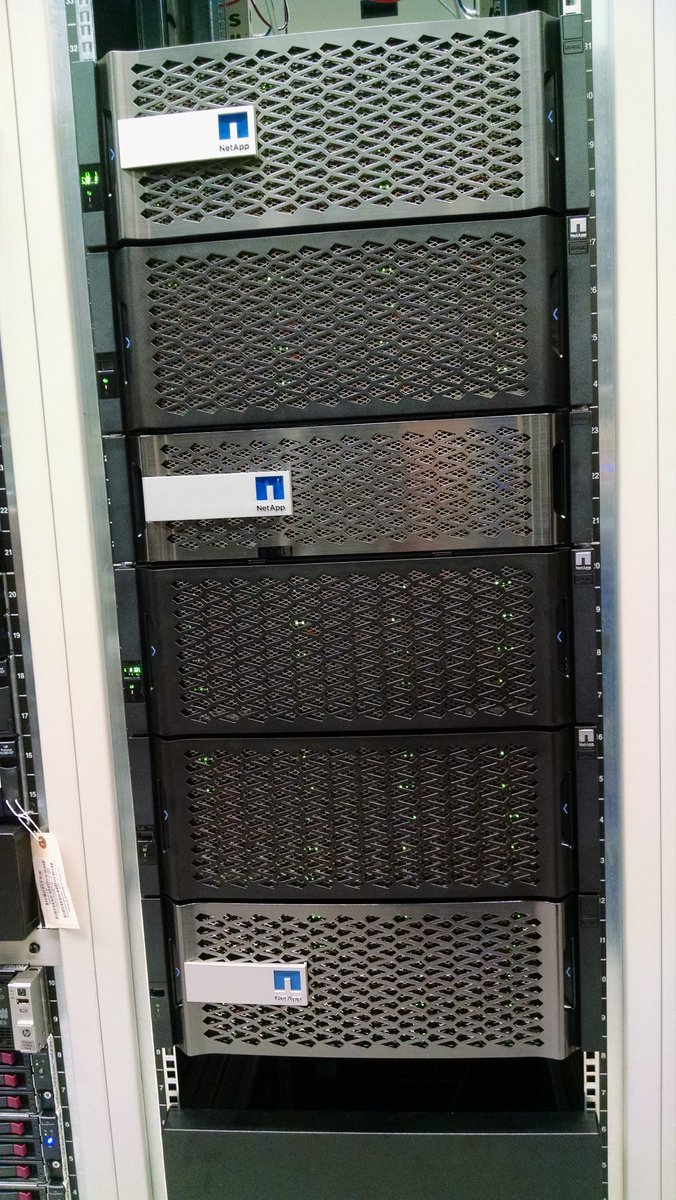 NetAppRoger's tweet photo. "I am your density" said the new #NetApp DS460C shelf - 60x8TB drives in 4U - 480 TB raw. Use it to save space and improve your destiny. https://t.co/3zbdkXVvp3