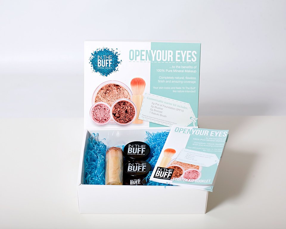 Inthebuffmakeup's tweet image. Imagine getting our starter kit for 50% off!  It's true, shop now though as we are selling out fast.  #makeupkit #closingout #discount