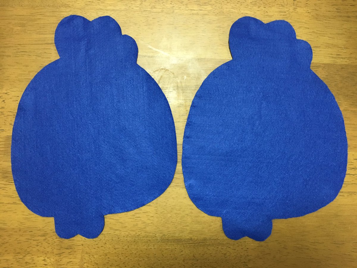 ゆうか En Twitter Da Ice フェルト 作り方 Part7 全てのパーツをボンドで貼ったら 補強の為に 1回り大きいフェルトを貼り付けます 私は 同じ大きさのフェルトを2枚作って ストラップ用のリボンを挟み込んで縫い合わせます 縫い方は ブランケット