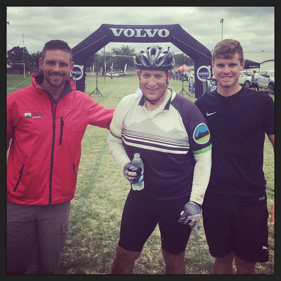 Better sportsmanship you don't get! Winners <a href="/pieterseyffert/">Pieter Seyffert</a> &amp; <a href="/TravisWalkermtb/">Travis Walker</a> waited for the last rider in at the finish! #TransCapeMTB