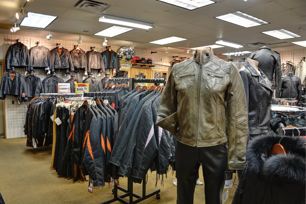 Love the smell of leather? Check out Sunset Leather in #Hartford See Inside on Google Maps then visit in person! goo.gl/maps/An9VBYS7T…