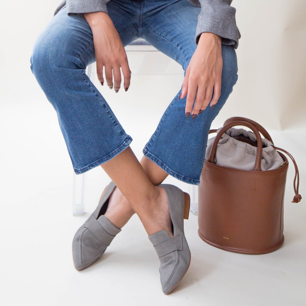 KeatonRow's tweet image. StyleTip: Mixing neutrals like grey and brown can instantly elevate and brighten the most basic pair of denim
