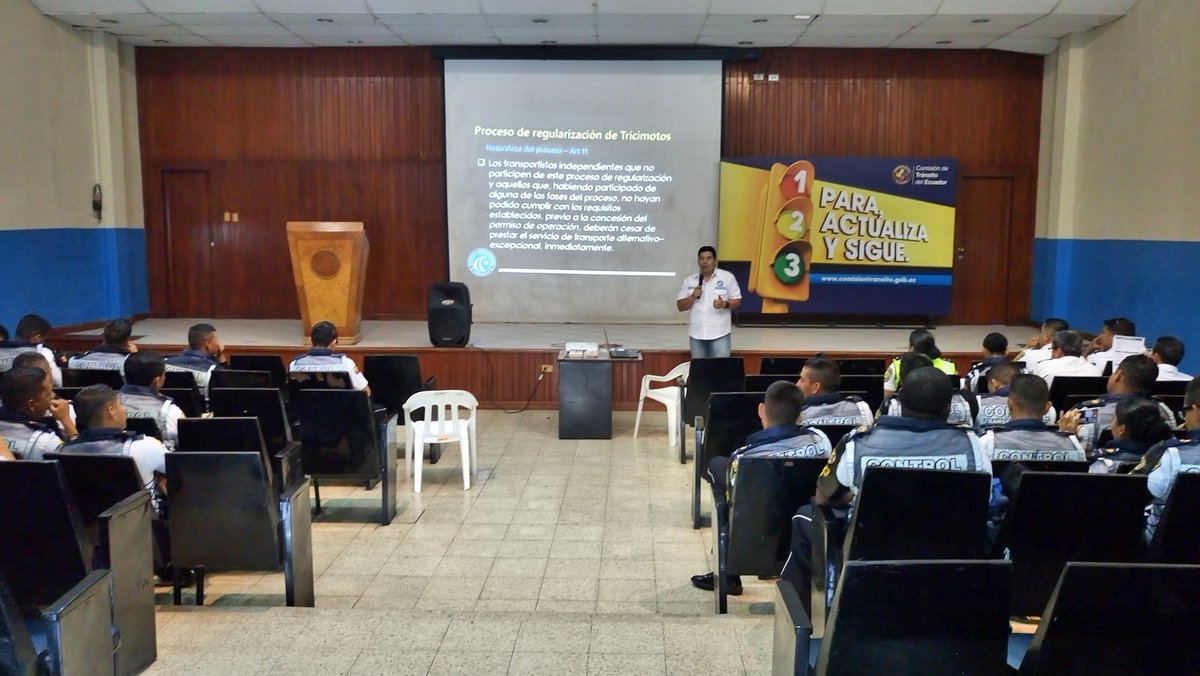 uctp_ecuador's tweet photo. Inducción y capacitación del proceso de regularización del servicio de transporte de tricimotos.
@ATMCentroGuayas https://t.co/JT6QzLj1jf