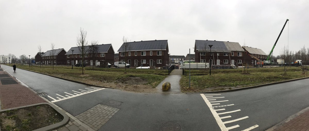 bobjongen's tweet photo. Enthousiasme bij projectbezoek Antares in @sittardgeleen! Iets met 22 woningen in 22 dagen! Dat is @MorgenWonen! De nieuwe bouwstandaard! https://t.co/V4MMpYgkuf