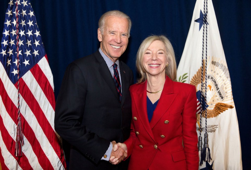 President Amy Gutmann announces Vice President <a href="/JoeBiden/">Joe Biden</a> named the Benjamin Franklin Presidential Practice Professor
goo.gl/0JoOcX