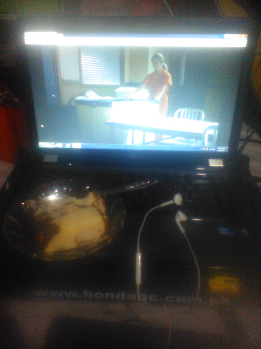 jeytothejey's tweet image. I need to know who A is as fast as I could. So, sleeping is not really required . 😂 #PLLMemoryLane #PLLisLife #S06E9