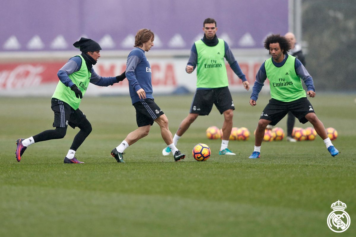 🏃⚽️💪 #RMCity 
¡Nuestra primera sesión de la semana ya está en marcha!

Tenemos los 👀 puestos en el partido 🆚 <a href="/CAOsasuna/">CAOsasuna</a> de este sábado ...
