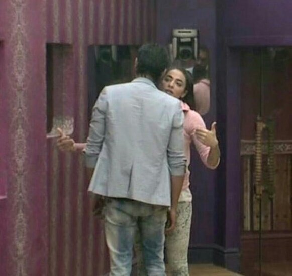 Gauravbanifc's tweet photo. "Teri meri baaton ka har lamha
Sab se anjaana
Do lafzoon mein yeh"
#GaurBani #Memories @bani_j @gauravchopraa https://t.co/mSGjJvHm2K