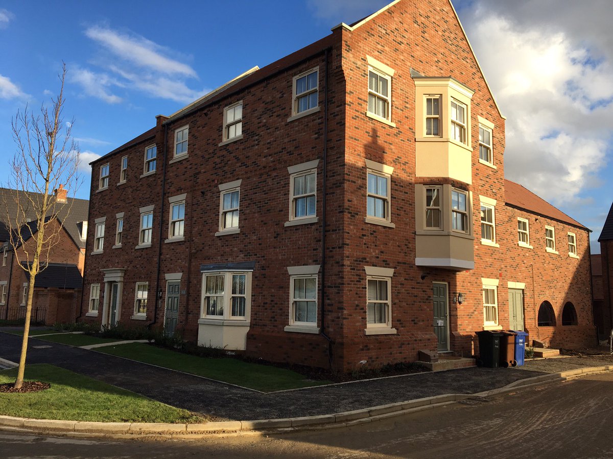 HDLMK's tweet photo. Sunny day at Mulberry developments Bicester  #mulberry #hdlltd https://t.co/2k29HHE8dT