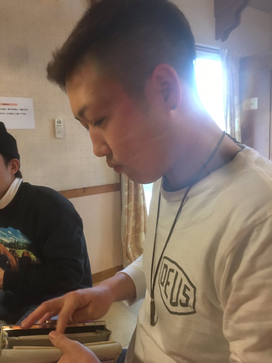 MrOsaru's tweet photo. とりあえずみちひろと海鮮丼だけ載せとく https://t.co/A8hxWzGNa8