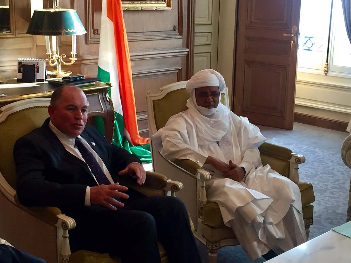 safiaotokore's tweet photo. Le DGA @AFD_France #PhilippeBauduin a rendu visite au # PM du # Niger #BrigiRafini : @AFD_France et #Niger relation ancienne et de qualité https://t.co/m7j54wjkmA