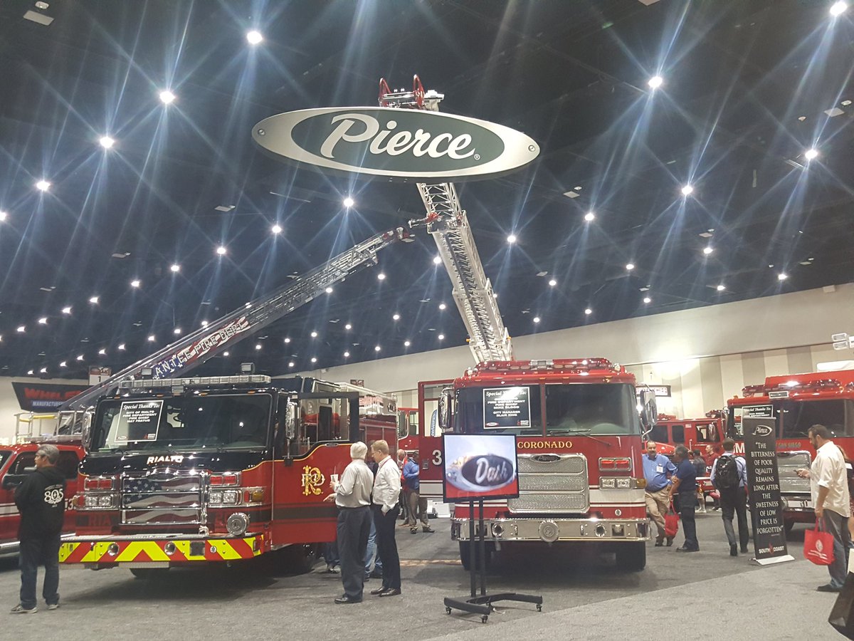 Tonester808's tweet photo. Switch to Sprint! Cali FF"S get your rate plan analyzed, unlimited data &amp; 50% off!  #califirefighters #SDfireexpo @blee01 @SprintFlores https://t.co/2m3FlfiXbO