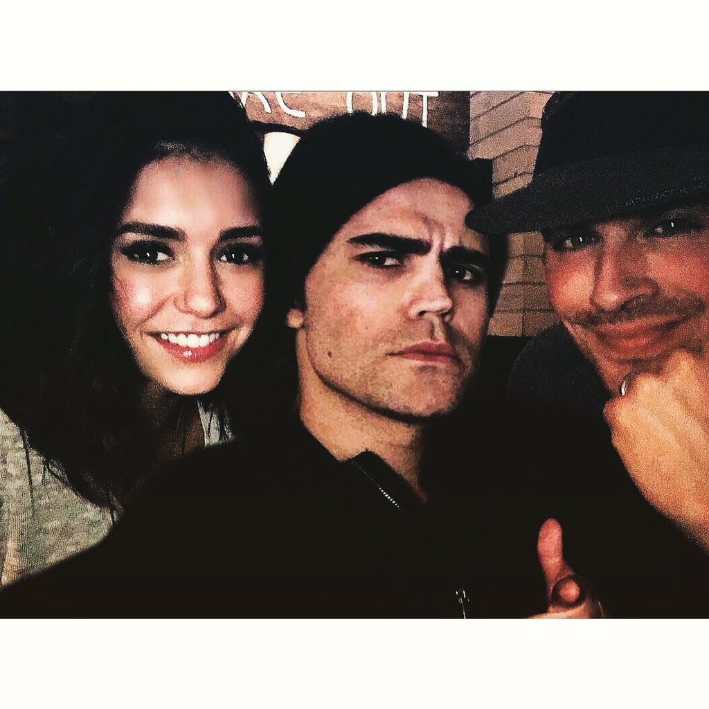 Always_Delena4E's tweet photo. Expectations VS Reality https://t.co/S0gtdKA4SV
