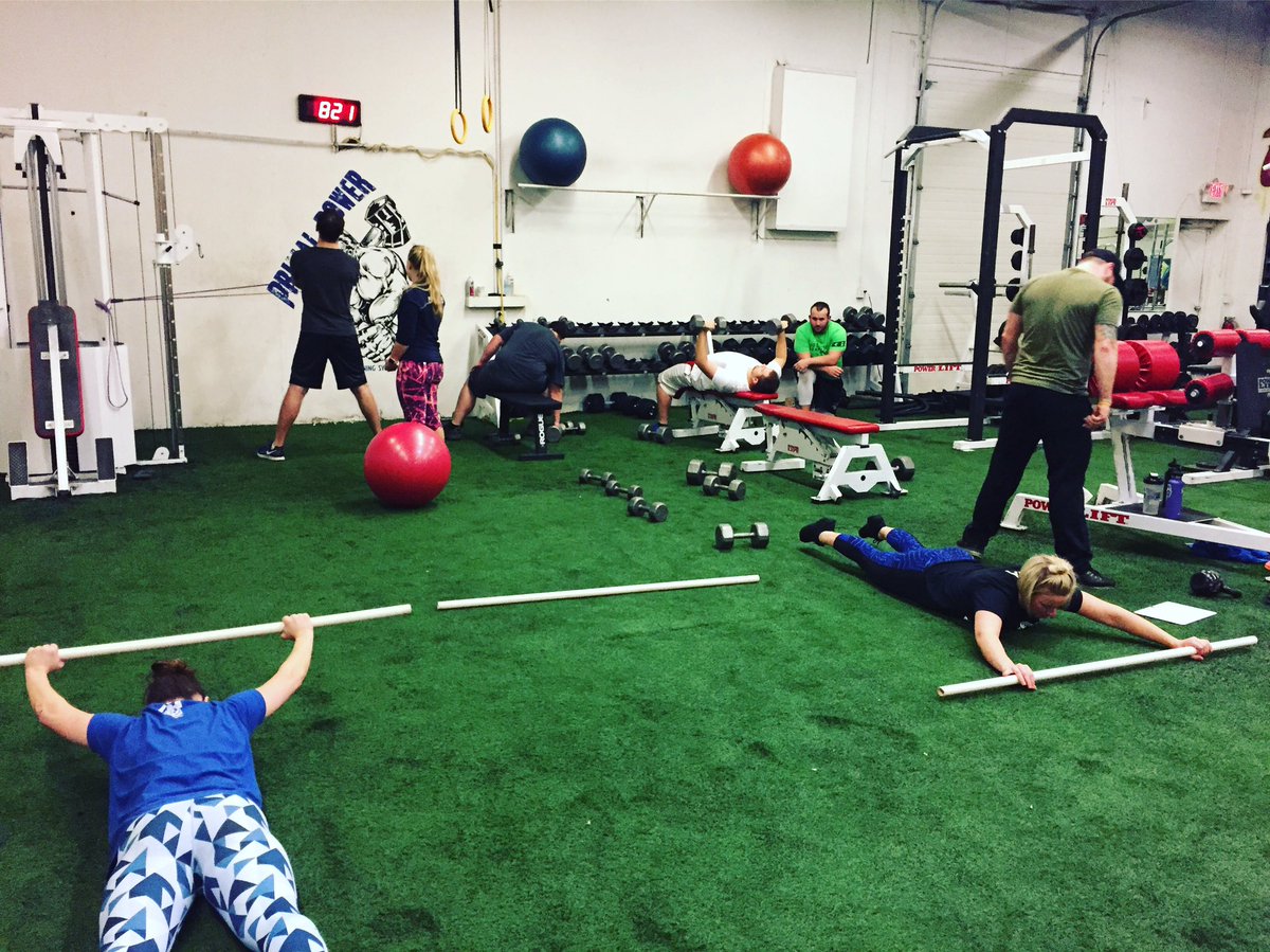 PrimalPowerTS's tweet photo. The evening sportfit group crushed it last night. They set the tone for today. Let's bring it 4pm group! #trainingday #getit https://t.co/S7U9doyoTu