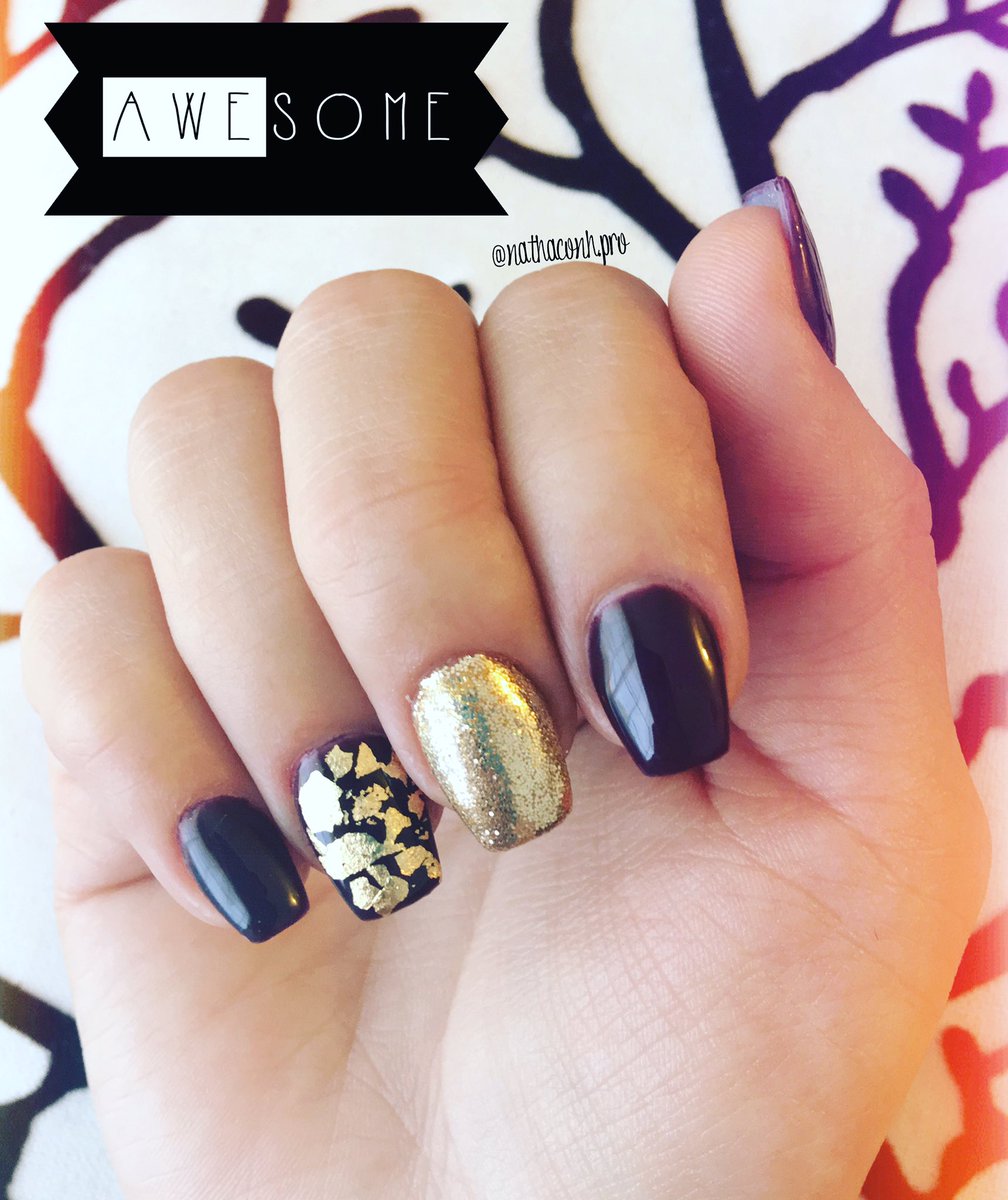 PilpintuNails's tweet photo. Let's shine! ☀️✨#esmaltadosemipermanente #lacquerpro #organicnails #papeldeoro #efectocromo #nails #manicure #uñas #bogota https://t.co/sVRo3bZNqp