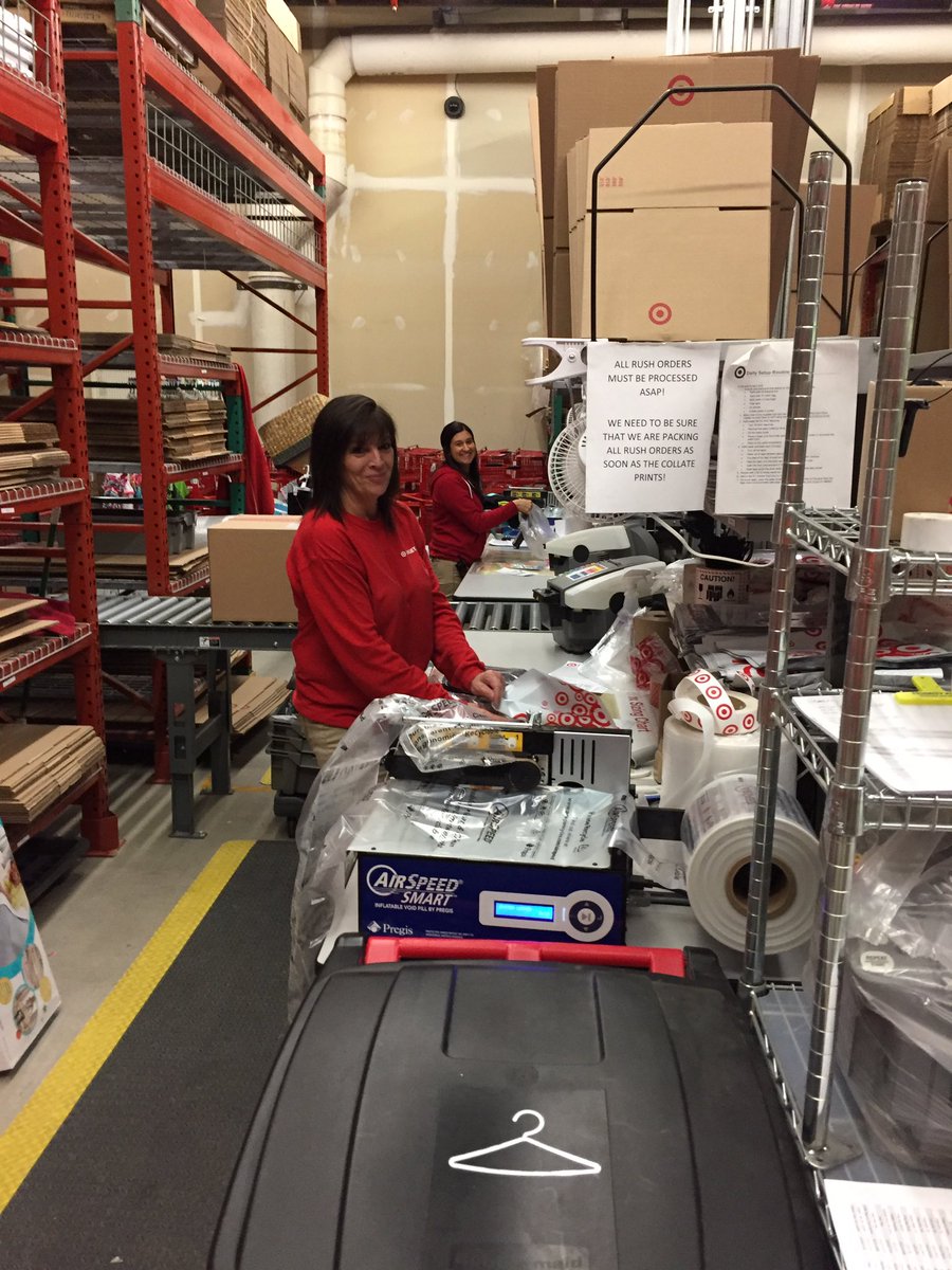 Driving ESFS sales with 410 orders today!!! Awesome teamwork with our packing party!@BrittanieRudin <a href="/sherry_kerkstra/">VMLSHERRY</a> <a href="/DanakoppT1801/">DanakoppT1801</a>