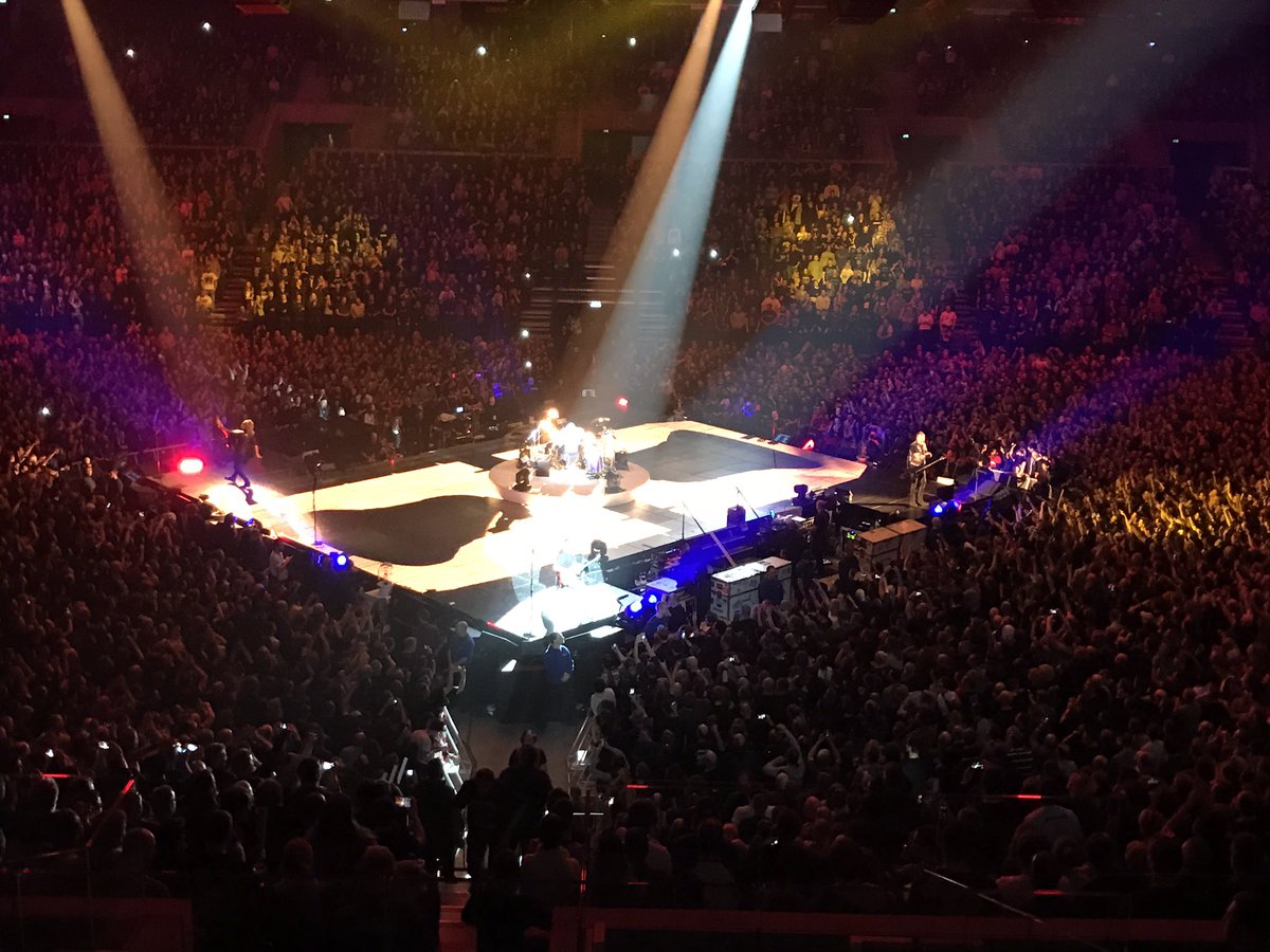 peterhsjoberg's tweet photo. @Metallica is back with a vengeance! What energy in the arena today! #metincph3 https://t.co/RzQ82o4Z9H