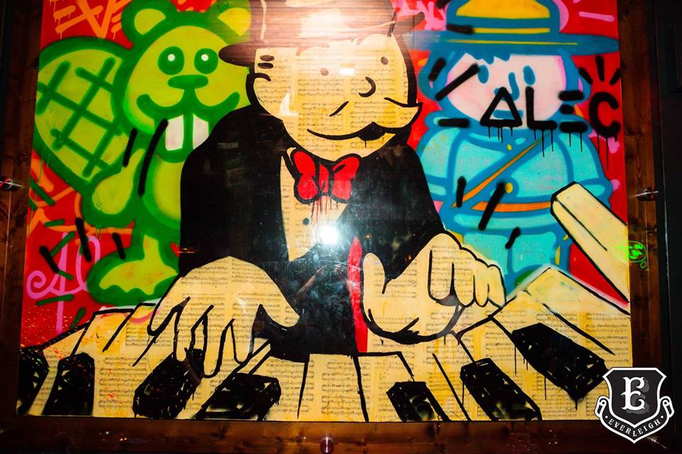 Taking you back to the old school.
Home to all the classics... Join us tonight for #VintageFridays.