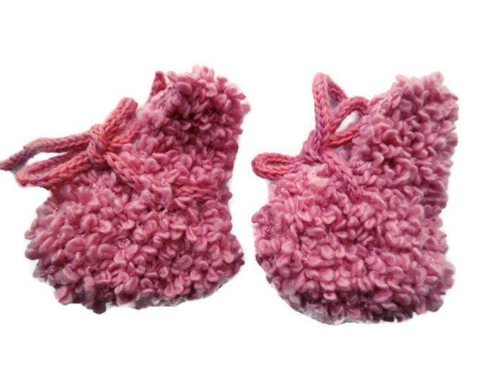 solveigakiran1's tweet photo. Hand knit baby girl's booties wool casual girls booties valentine's bo… https://t.co/pY8jchHlDK #Etsy #WinterBooties https://t.co/PUFBoVtN01