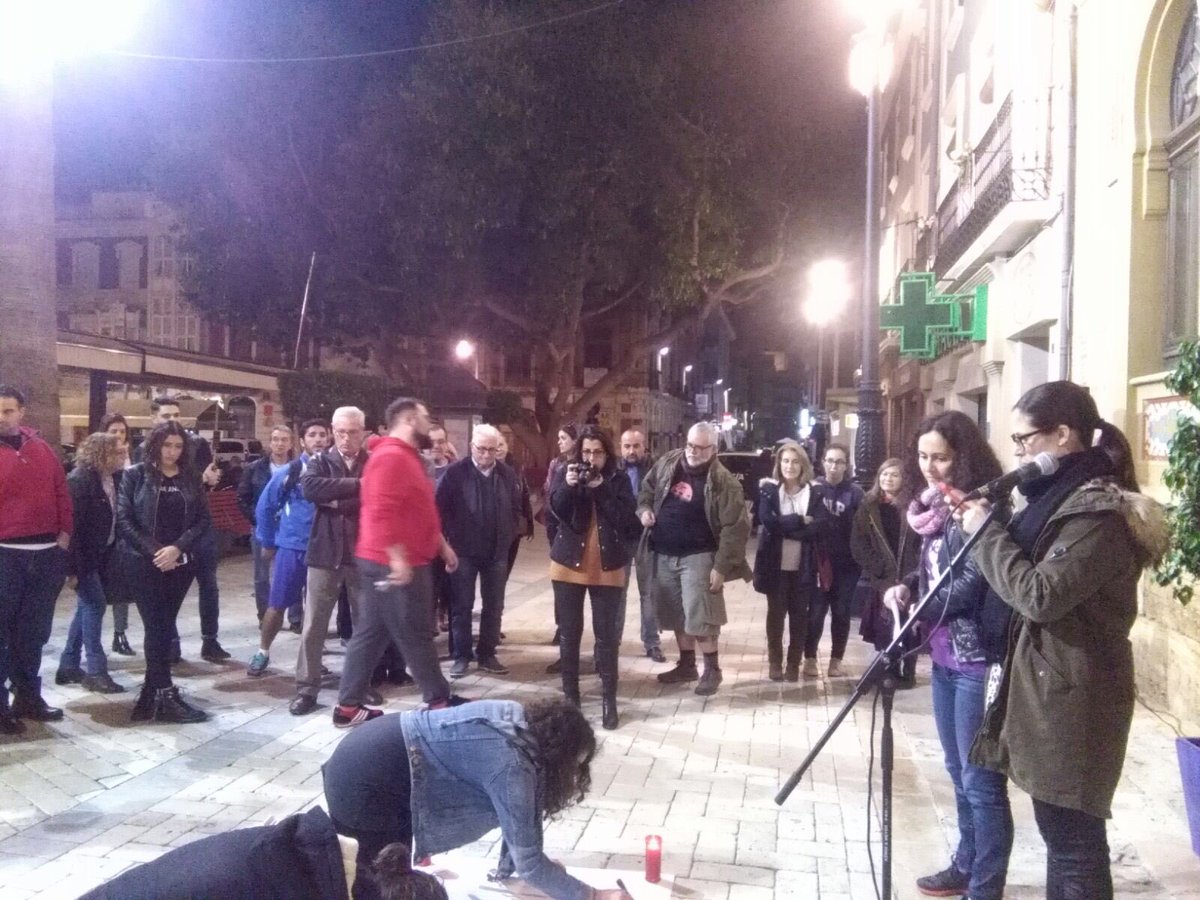 7N_Aguilas's tweet photo. Performance recordando a las Mujeres asesinadas por violencia machista escuchando "Nombres"de @IndiaMartinez #NiUnaMenos 👏🏻👏🏻💜@ElPajaritoes https://t.co/GefhDmRF6m