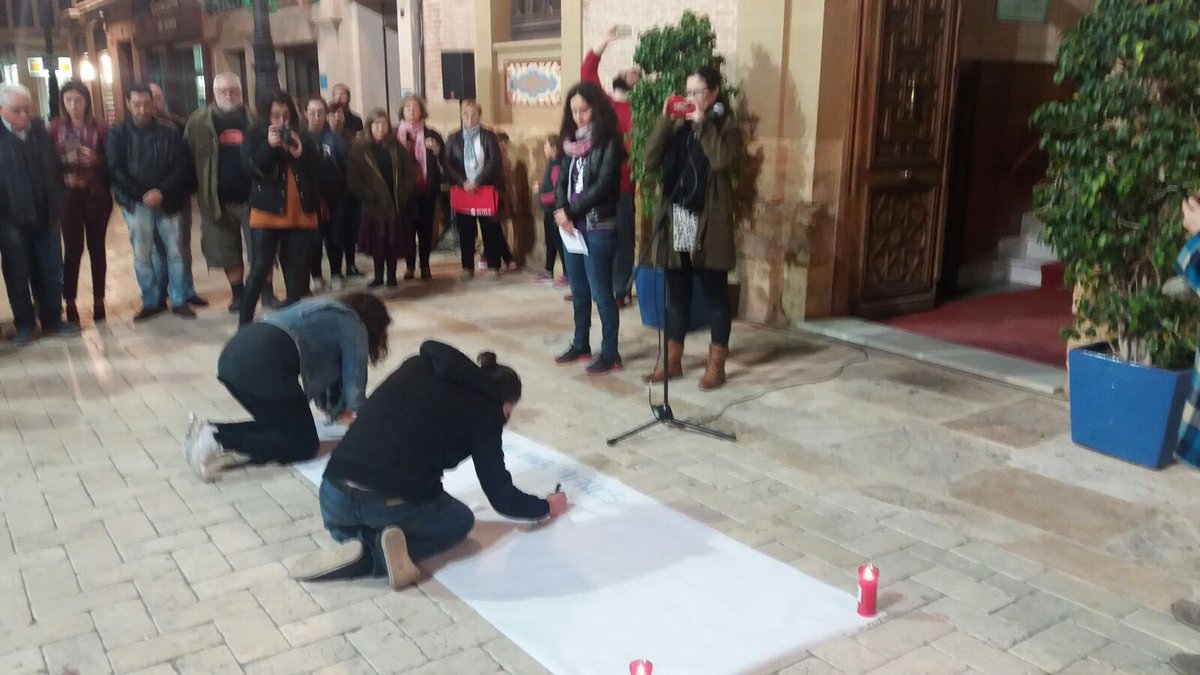 7N_Aguilas's tweet photo. Performance recordando a las Mujeres asesinadas por violencia machista escuchando "Nombres"de @IndiaMartinez #NiUnaMenos 👏🏻👏🏻💜@ElPajaritoes https://t.co/GefhDmRF6m