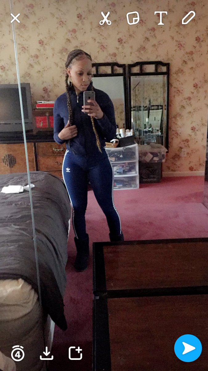 Yellow_Jawn21's tweet photo. I kno u guys missed me https://t.co/BiVzUoHDY0