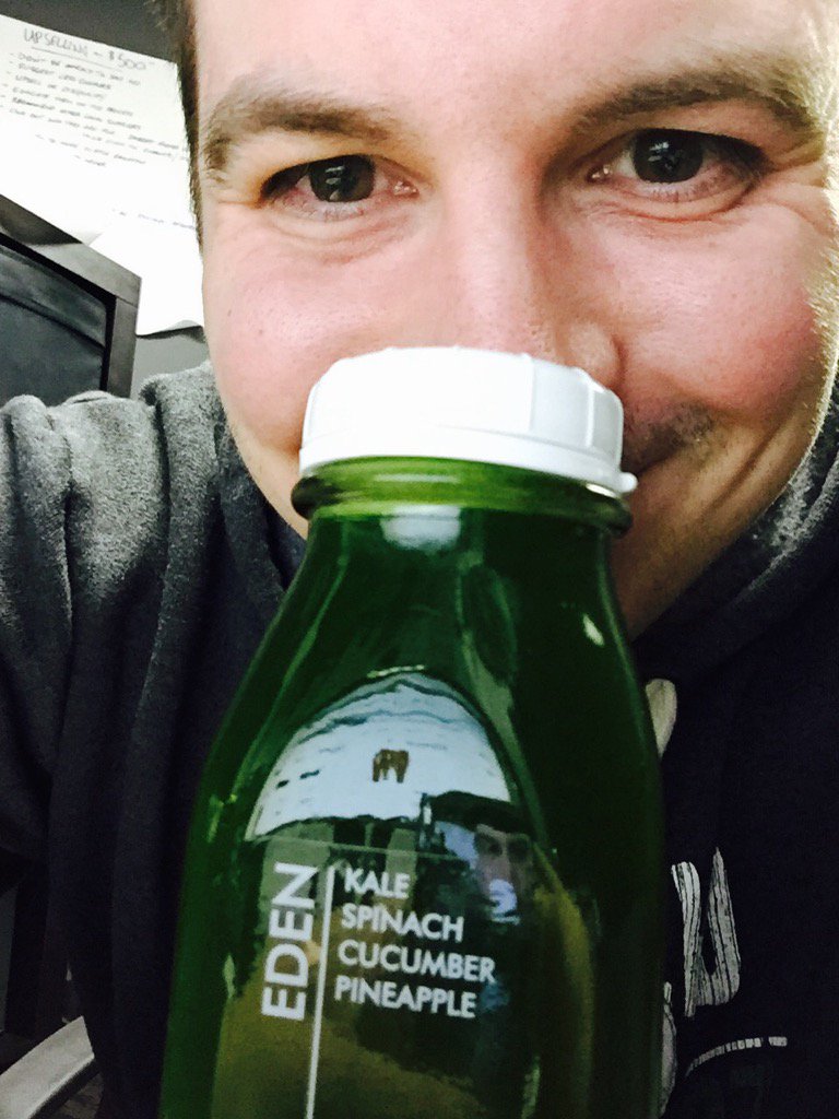 brandblvd07's tweet photo. More than halfway &amp; C-Lo is still sporting a smile (or is that your brave face, friend?). 😉 @small_batchco cleanse! https://t.co/TAFaVYUyLc