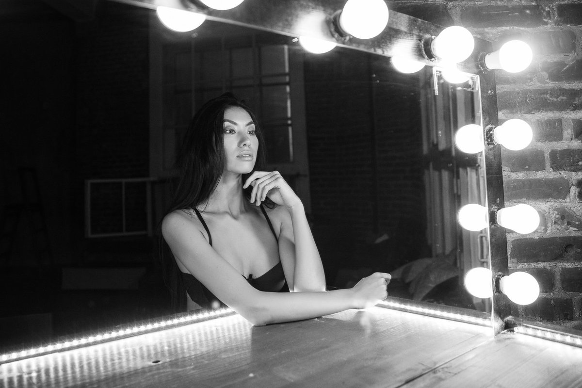 rolemodelmgmt's tweet photo. Mirrors show us what we look like, not who we are.. #rolemodelmgmt #blackandwhite #model #lights #mirror #shoot https://t.co/4miDThvikl