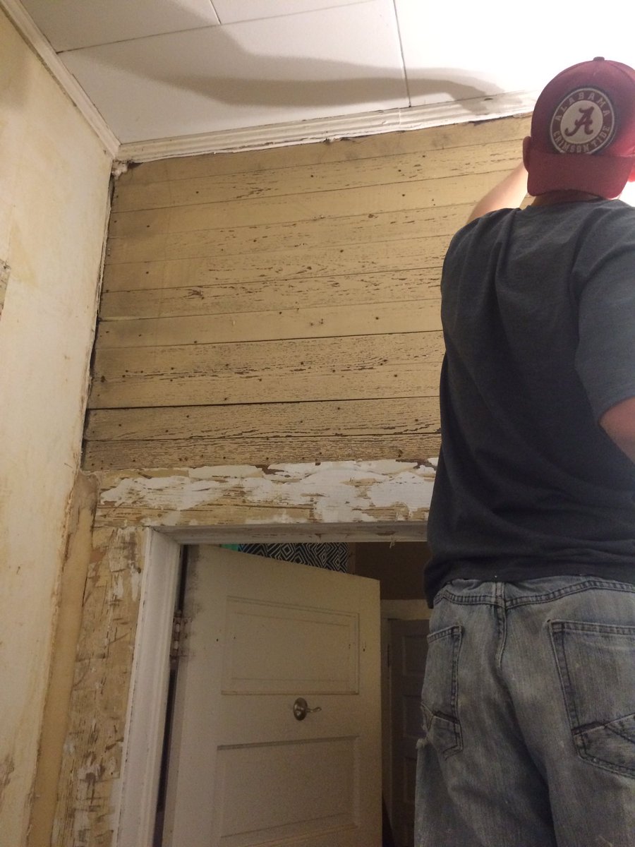 SouthernPR's tweet image. When you renovate a home from 1901 &amp;amp; you find this is behind all the Sheetrock #hiddengold   @joannagaines @chippergaines