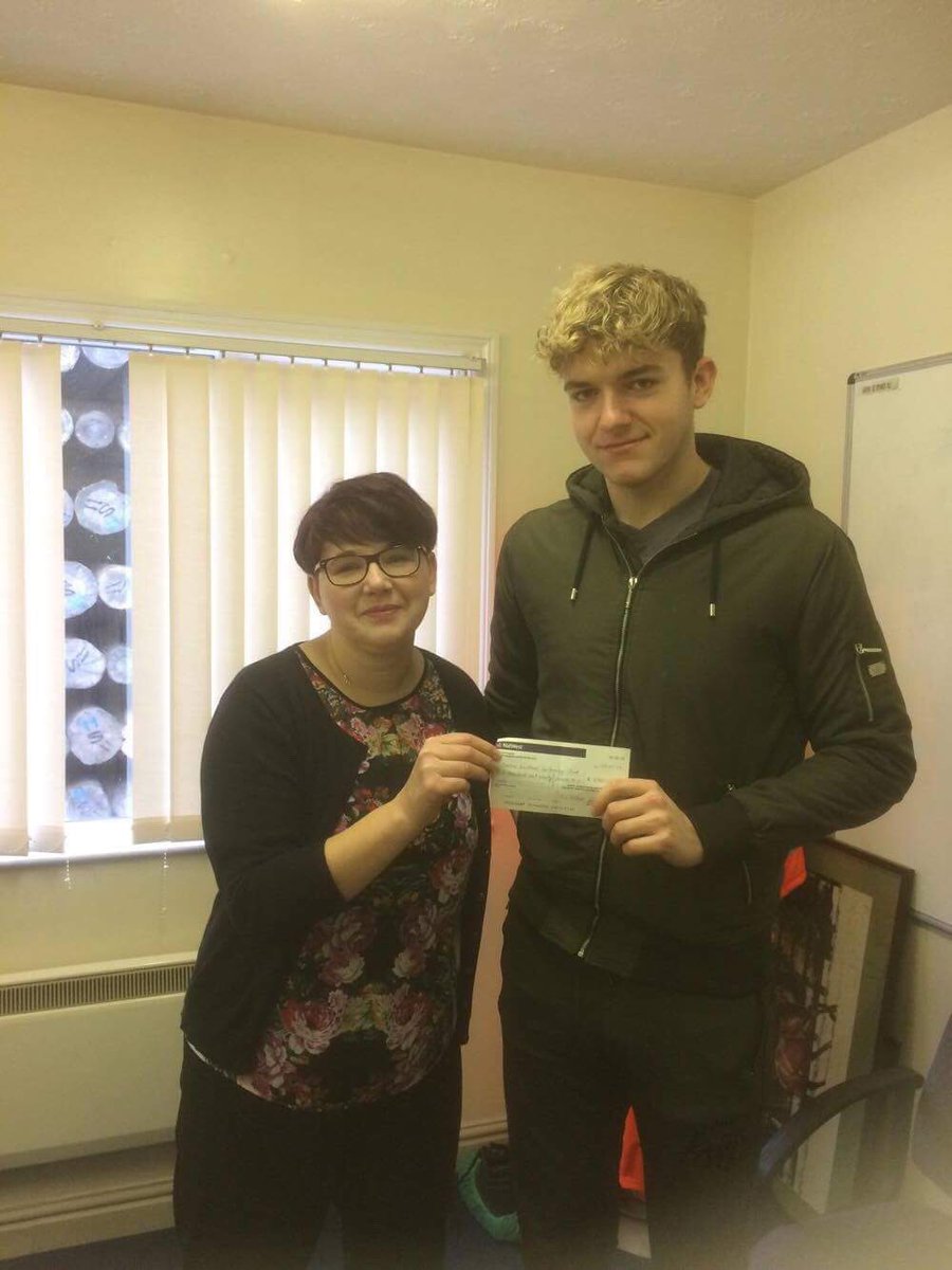 ConnorBoyfield's tweet photo. Another cheque from @CaldersandGrand always helping me to my goals🇬🇧very great full 😇 @Fensidefish https://t.co/ZrBy0Re3mJ