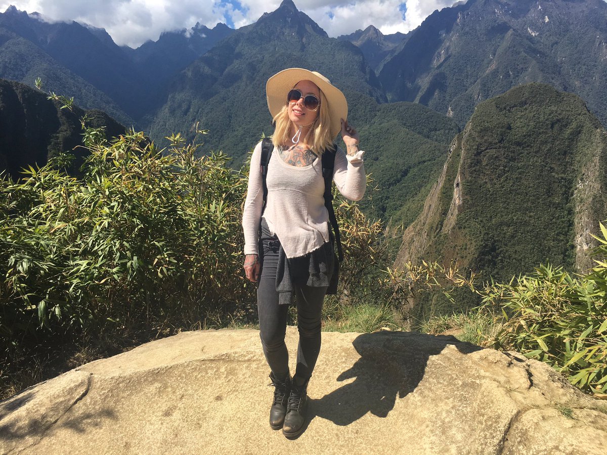 Megan_Massacre's tweet photo. Adventure mode ✨ Looking forward to seeing where my travels take me this year 🌏🌍🌎 Where would you like me to visit and tattoo? 💕 https://t.co/L4SSt0pVJh