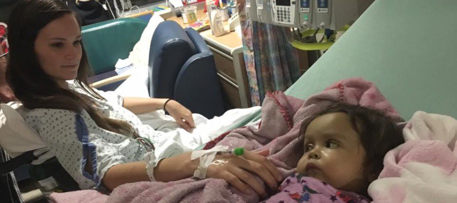 A3Noticias's tweet photo. Una niñera salva la vida a la niña que cuidaba tras donarle parte de su hígado https://t.co/dUCf44FjF9 https://t.co/wWhOD3PBWE