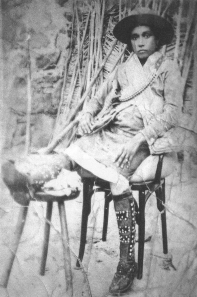 歴ログ 世界史専門ブログ على تويتر 19年 30年代のブラジルで猛威を振るった女ギャング 麗しのマリア Maria Bonita 当時の有名ギャング ランピオンの女で 彼がギャングになった時に一緒に森に入ってギャングになった 1938年に警官隊に襲撃を受けて死亡