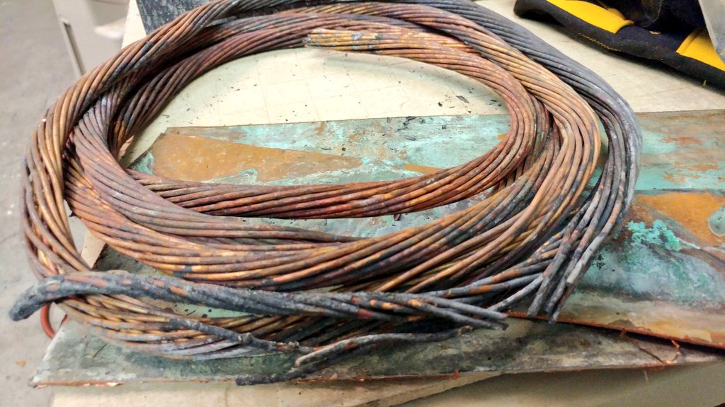 ReneeMathies's tweet photo. This copper wire was all that was left from a friends house that burnt down in the Gatlinburg fire! I'm making beauty from ashes! https://t.co/7VG3mGPZFD