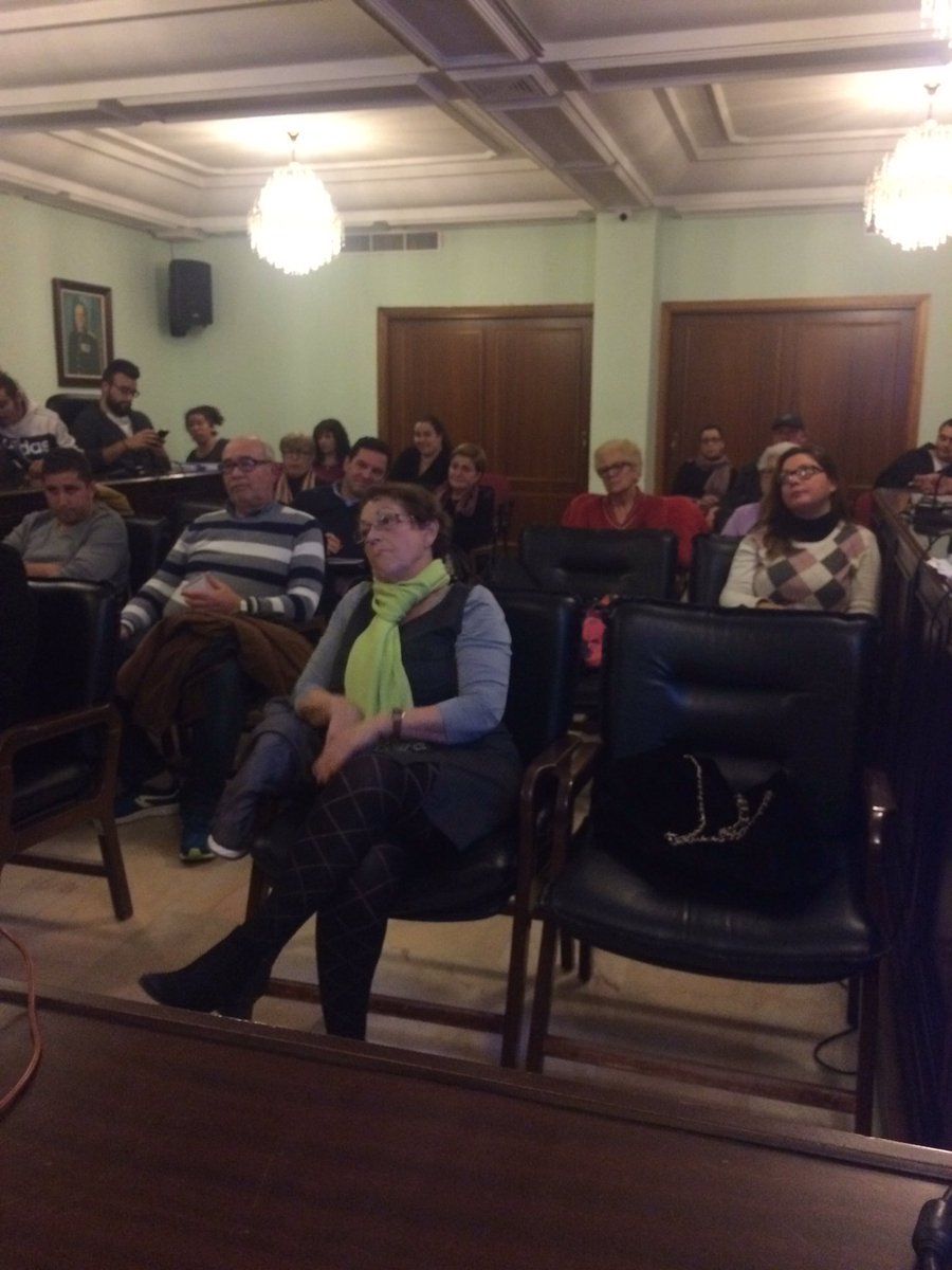 rguadalquivir's tweet photo. Comienza el turno para la intervención de los vecinos que se dan cita en el Salón de Plenos. https://t.co/51E7lGoZJ0