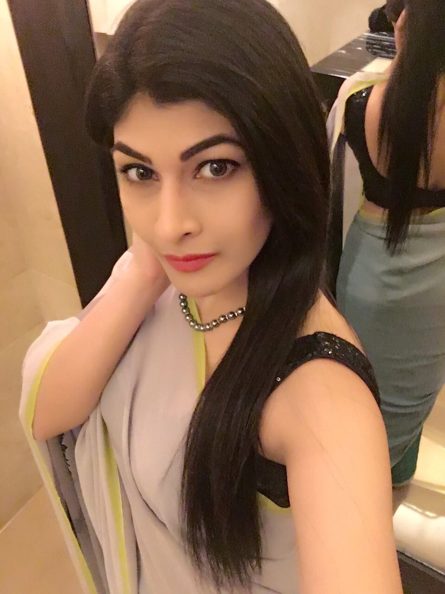 ushmatyagi's tweet photo. Day 1- Indian Education Congress & Awards 2017 covered by TIMES NOW
#liveconclave #ushmatyagi #educationsummit #eventhost #highonwork https://t.co/4O2Y6gu4ZI