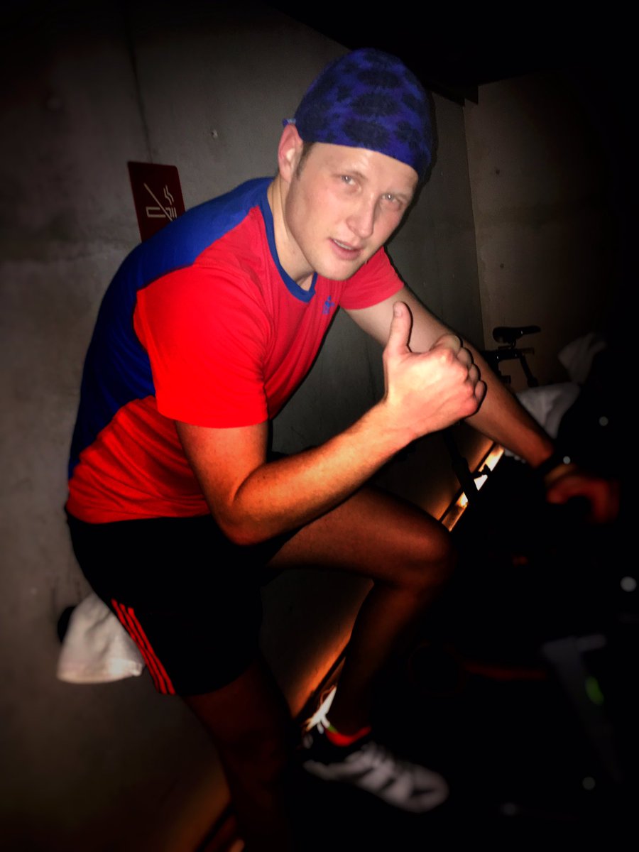 Aquí terminando de rodar en <a href="/siclomx/">Síclo</a> -los reto a que aguanten la clase completa jaja 🙄 Empezando la semana con todo, ¿ustedes qué tal?