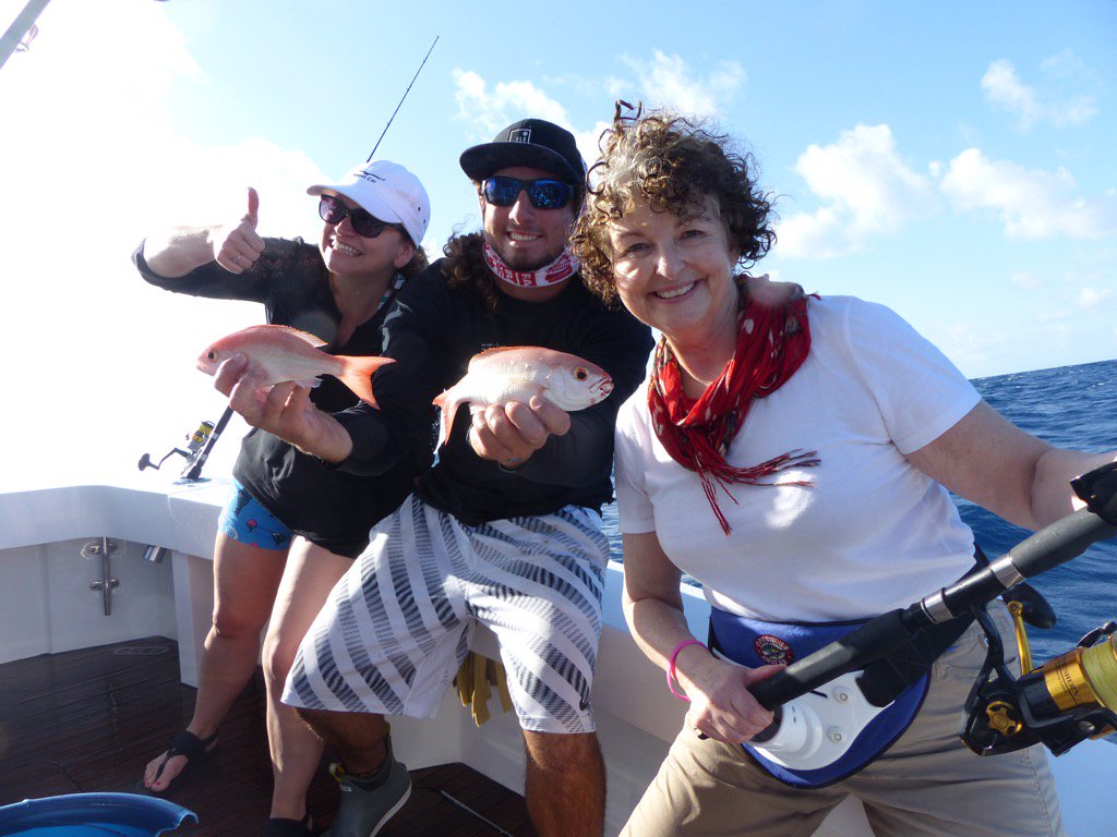barnardfilm's tweet photo. A great day to fish #flkeys with @AngieAway @HawksCay @VISITFLORIDA #WomenFish https://t.co/83qRY6fjuB