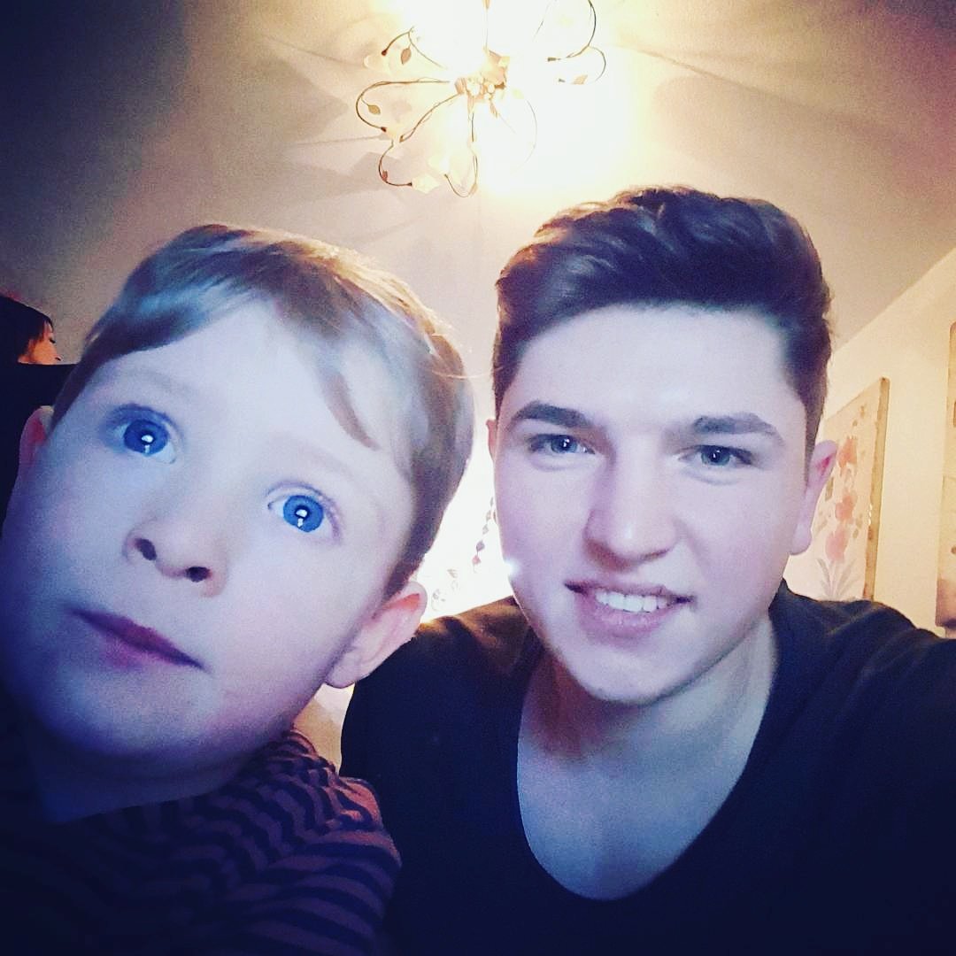 vladf47's tweet photo. #family #familyday #familyguy #vf74 #follow #icetigers #nürnberg #berlin https://t.co/mVjdEQXQTf