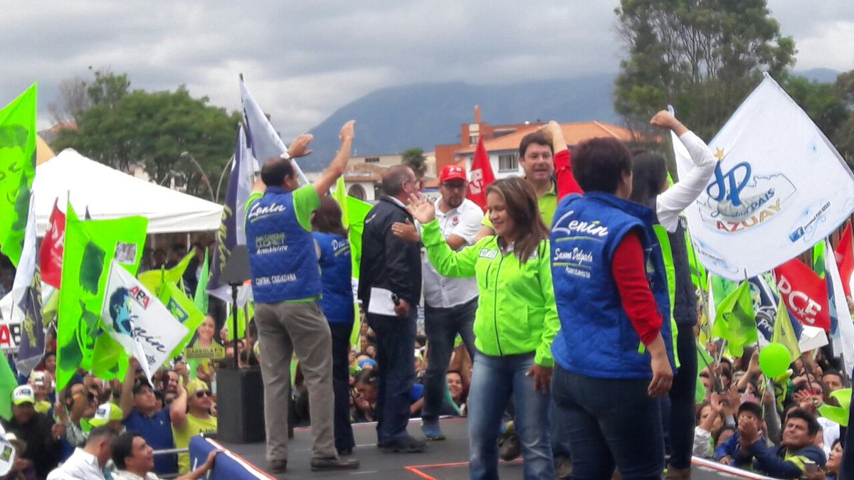 jotalloretv's tweet photo. El apoyo incondicional en #Azuay se siente. Gracias por el respaldo para continuar con el cambio del país. #TODITO35 https://t.co/CdVoftNGYe
