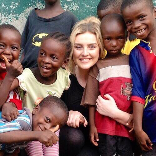 pxrrielegend's tweet photo. Remember when Perrie was in Africa for comic relief &amp; took off her engagement ring &amp; replaced it with a black band to respect poor families https://t.co/jPyMmApOkk