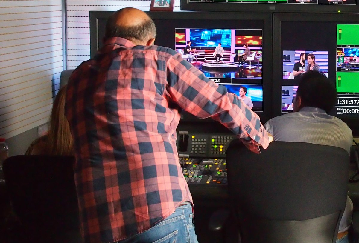 GestTraining's tweet photo. En el Diploma en Creación y Producción de entretenimiento se incluye un módulo de realización con prácticas en plató #gesttraining #tvwork https://t.co/SmLs4zhCEb