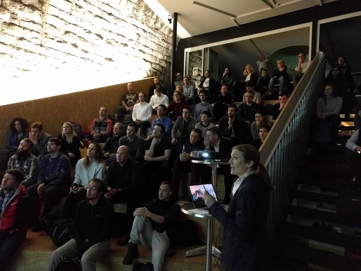TechTuesday_CH's tweet photo. @MarieALanger and full house @TechTuesday_CH today https://t.co/ibcJkTHcob