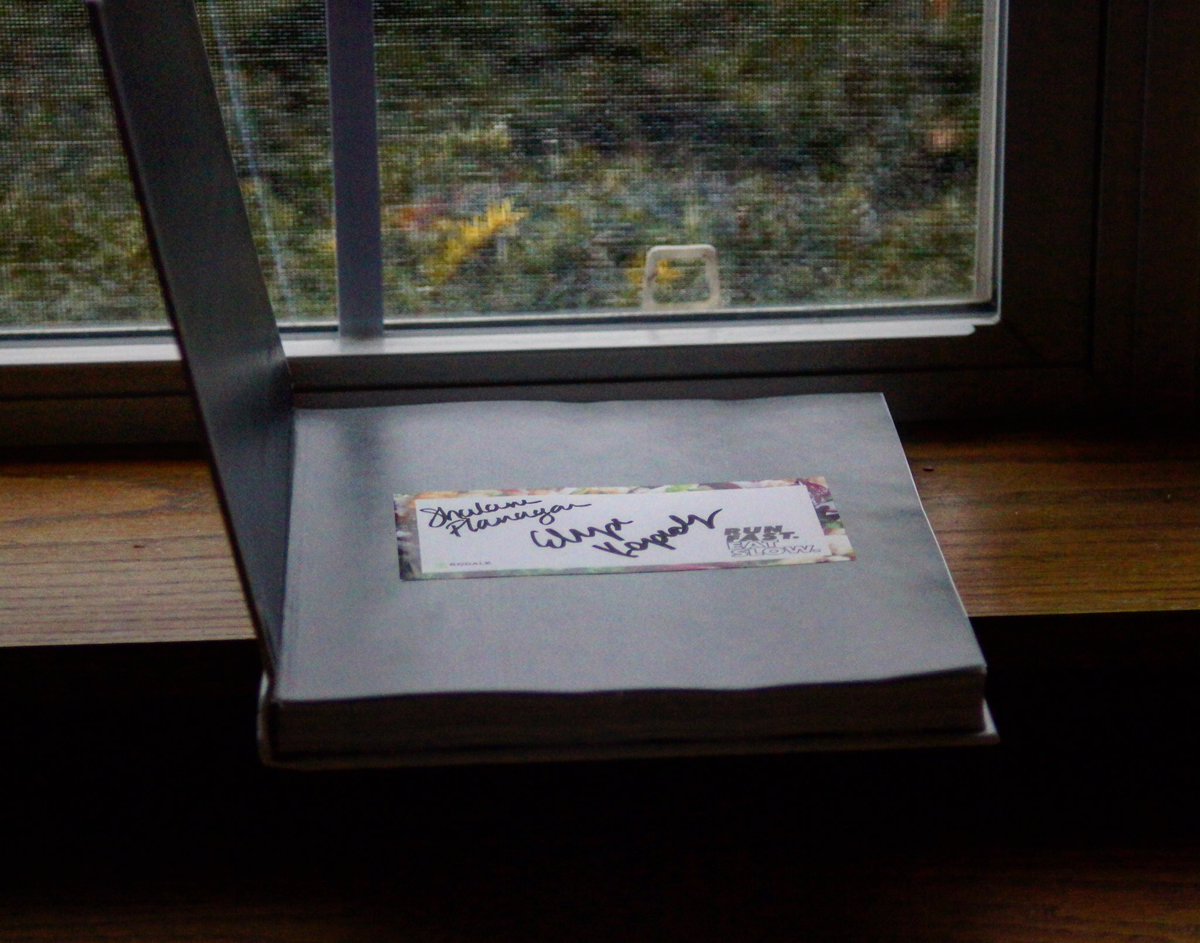 CrossProb's tweet image. GIVEAWAY

Run Fast Eat Slow

Signed by the authors
- 3x Olympian Shalane Flanagan
- Nutrition Coach Elyse Koepky 

RETWEET TO ENTER