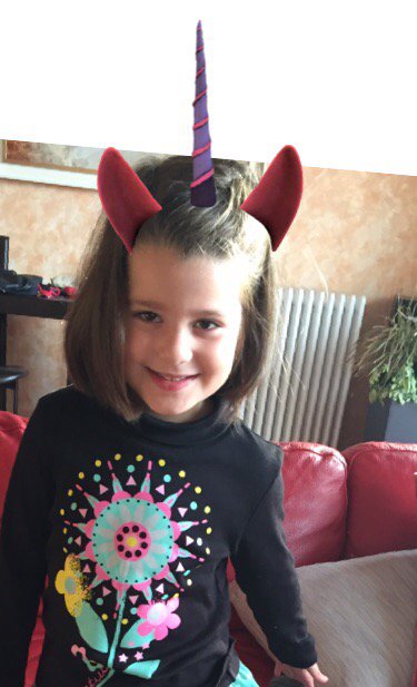 AINLUNA's tweet photo. What a beautiful sticker cam! Beautify your pics with lovely stickers for girls!ENeRITz https://t.co/lRFIwrKppO https://t.co/n858O3hFxL