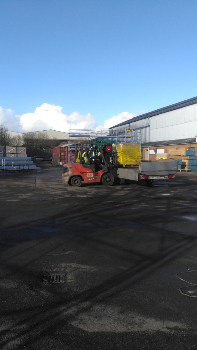FlynnDS's tweet photo. Another #Safelinx delivery on it's way to a quality driven client. #safety #scaffolding #Tamer https://t.co/T2mHEHEk8X